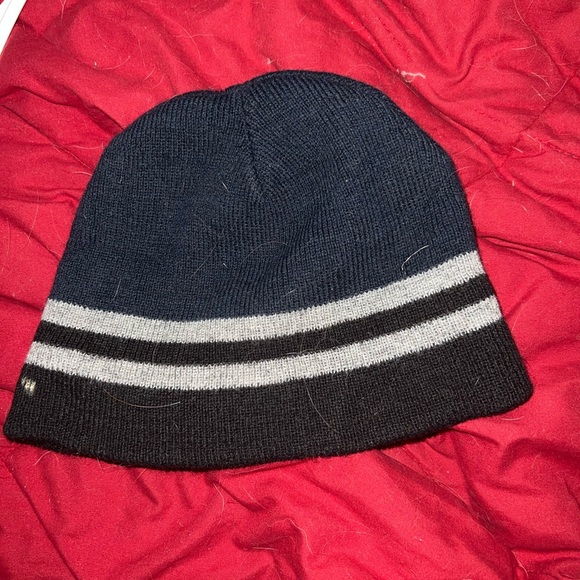 Stylish Black and Gray Men's Beanie - Picture 2 of 3